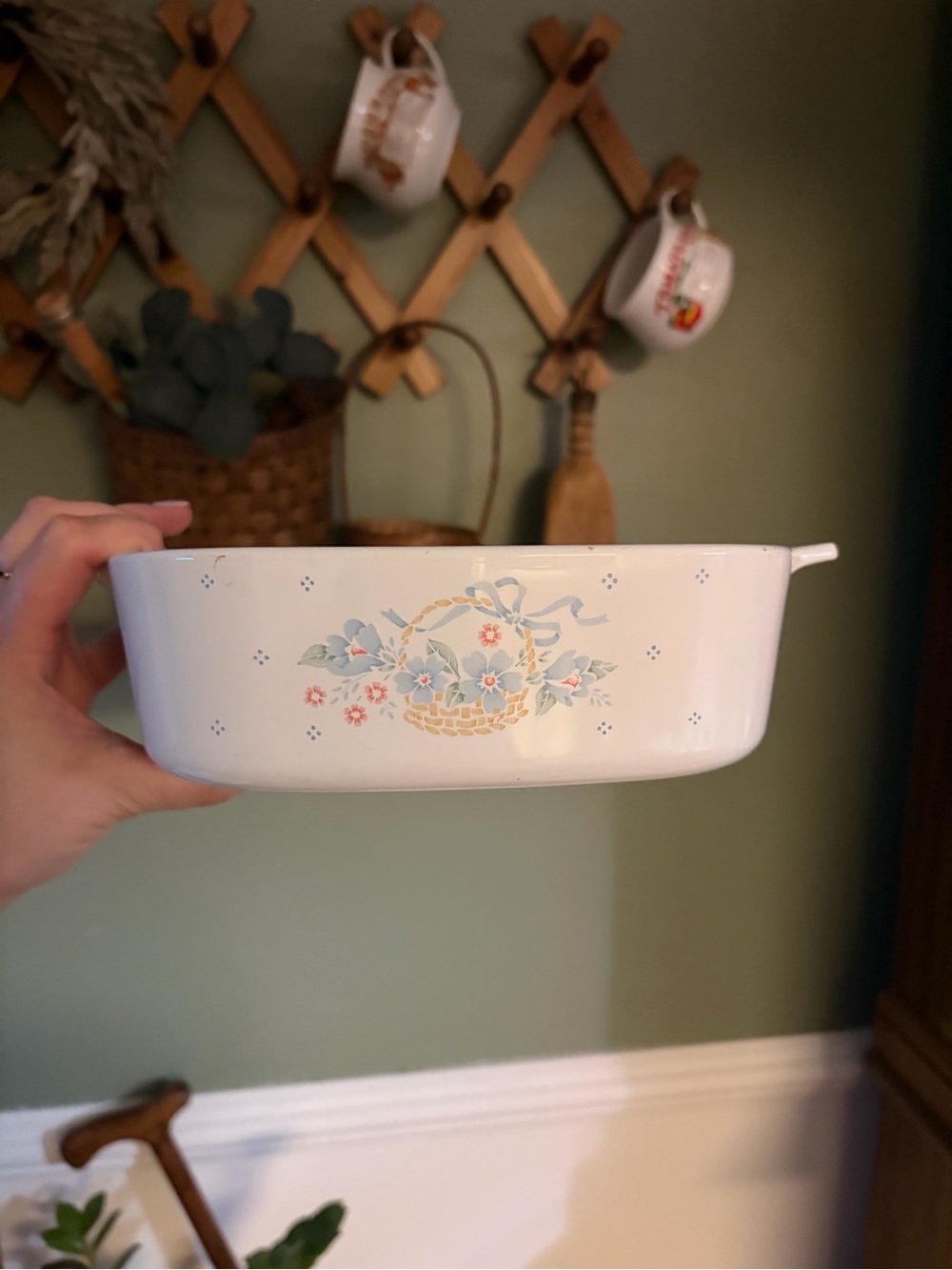 Corelle White Floral Basket Ceramic Baking Dish W/ Lid